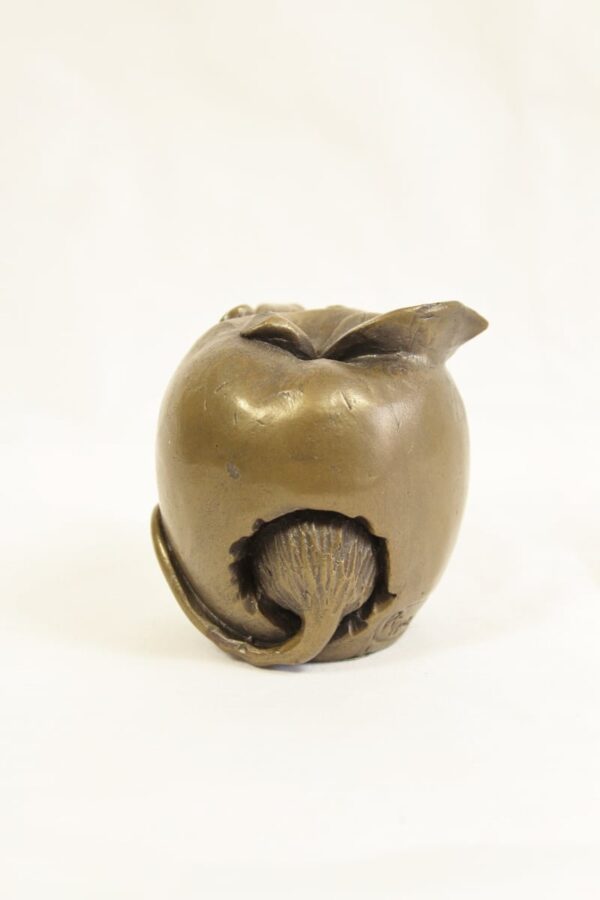 resin bronze Mouse in an apple