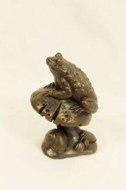 bronze resin Toad on toadstool