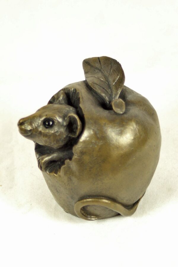 bronze resin Mouse in an apple - MOU-003